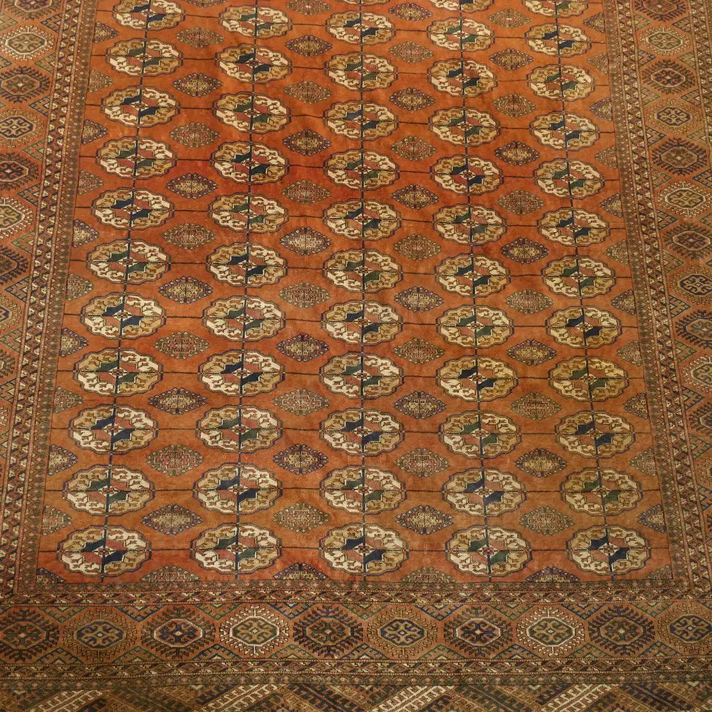 A semi antique tekke Bokhara carpet, Image 1++