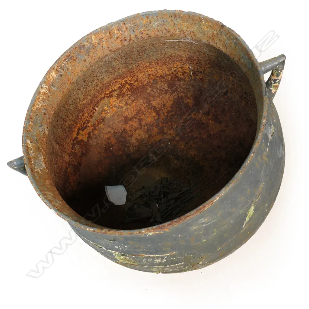 An antique cast iron whaling pot, Image 1++