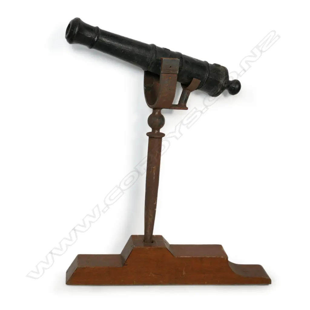 A 20thC 'ER II' cannon, Image 1++