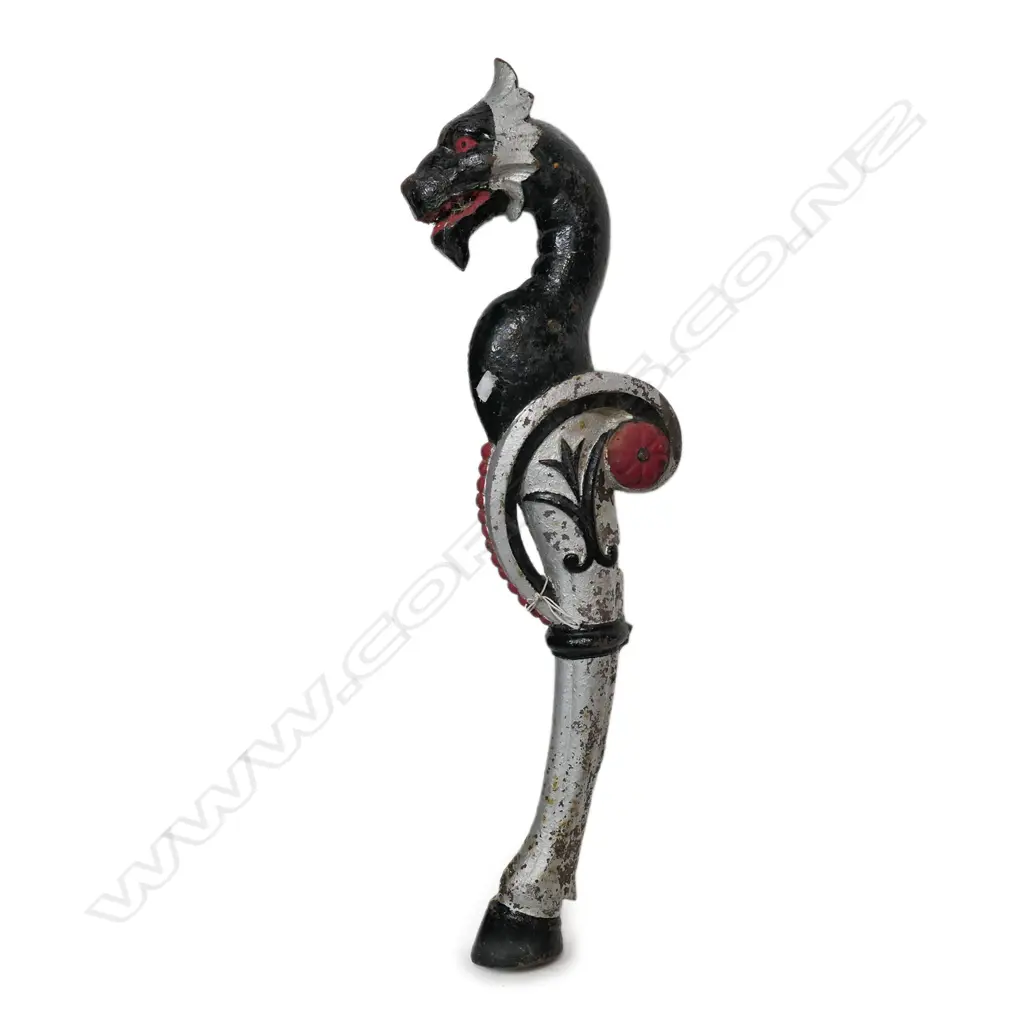 A 19thC heavy cast iron fancy dragon headed ornamental post, Image 1++