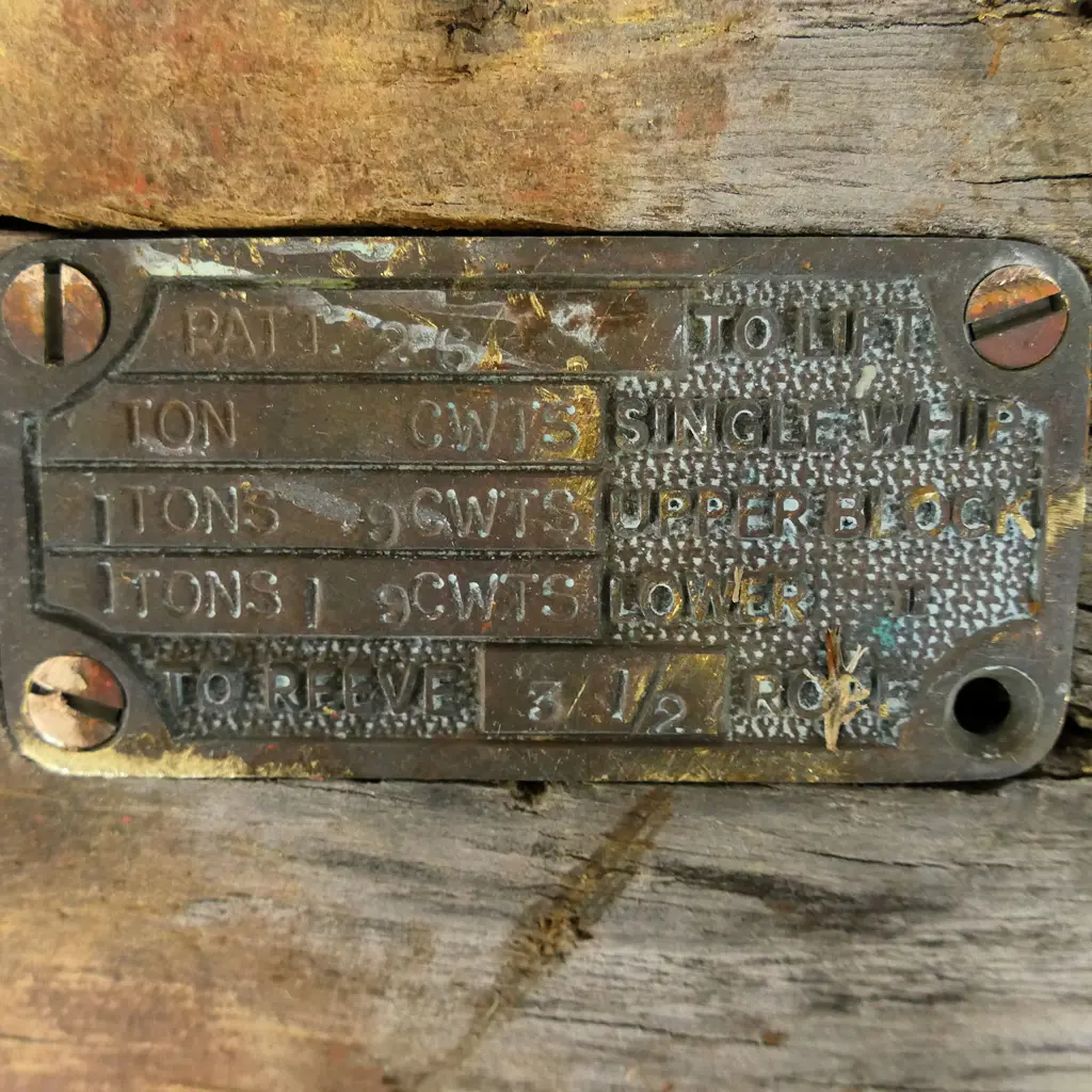 Two old maritime pulley blocks with rope (block and tackle), Image 1++