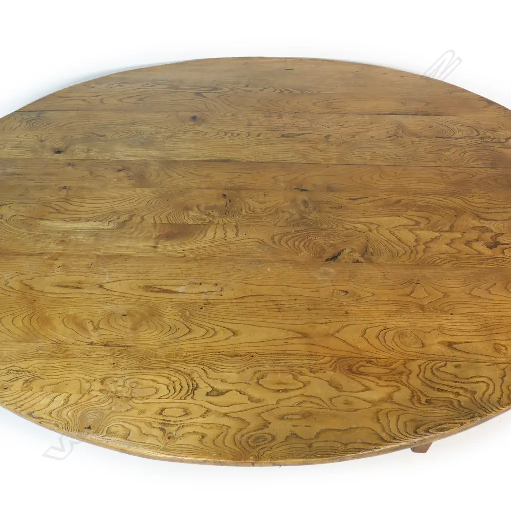 A 19thC country plank-top elm oval dining table, Image 1++