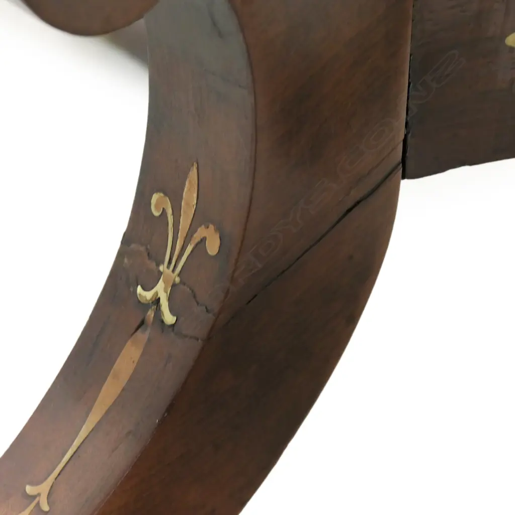 A Regency rosewood tilt top supper table, Image 1++