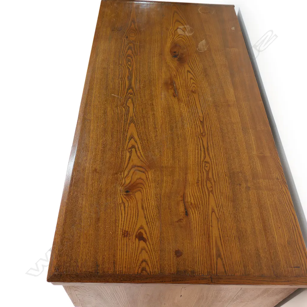 A Biedermeier golden oak three drawer chest, Image 1++