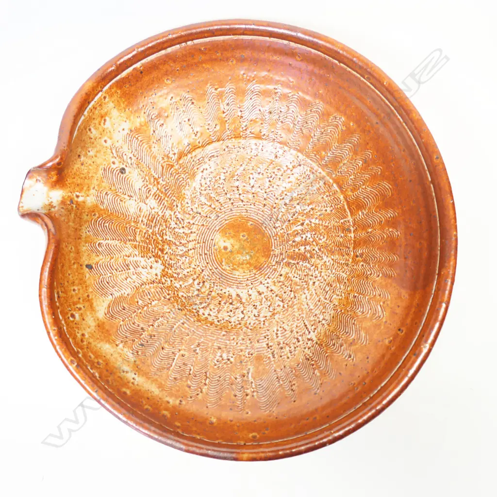A Len Castle shino glaze pouring bowl c.1970/1980, Image 1++