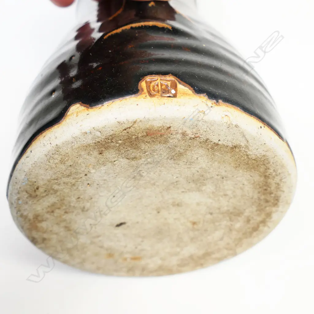 Len Castle tenmoku tall jug Image 1++