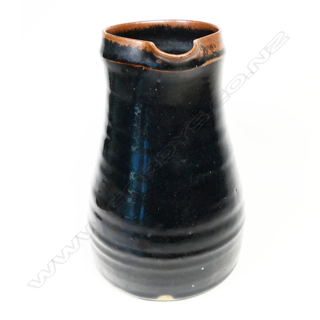 Len Castle tenmoku tall jug Image 1++