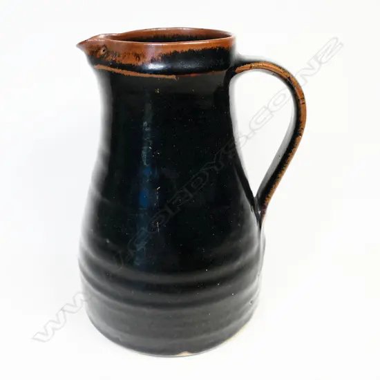 Len Castle tenmoku tall jug