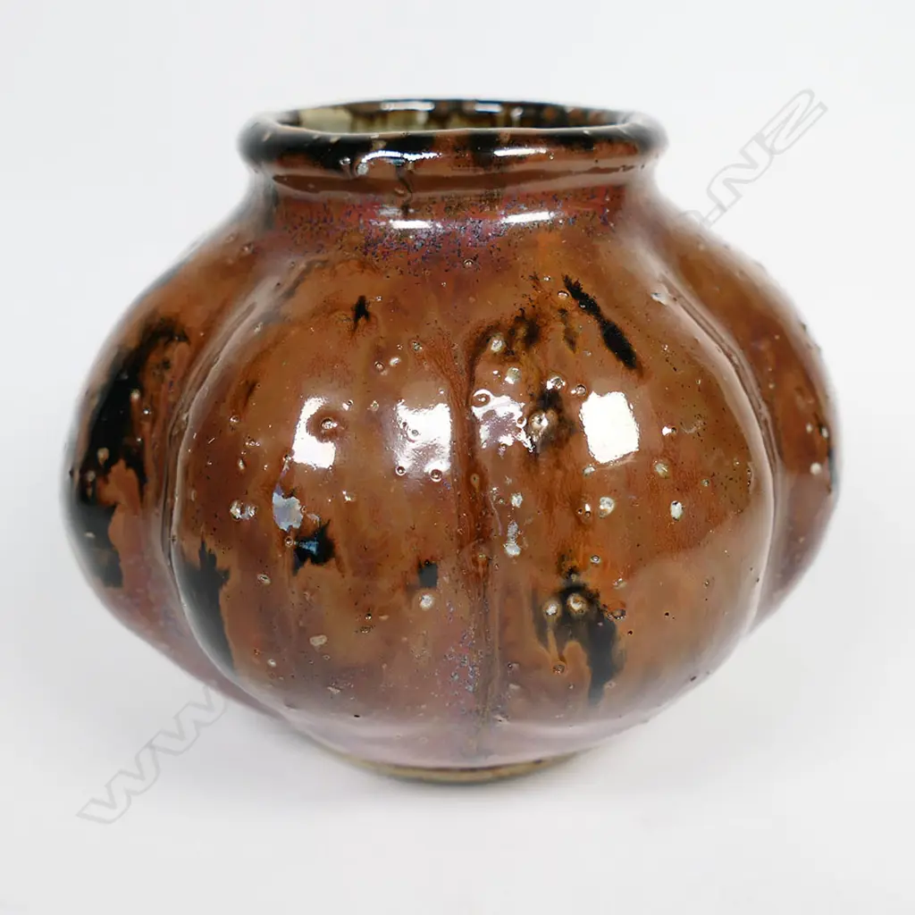 Barry Brickell squat lobed pottery vase Image 1++