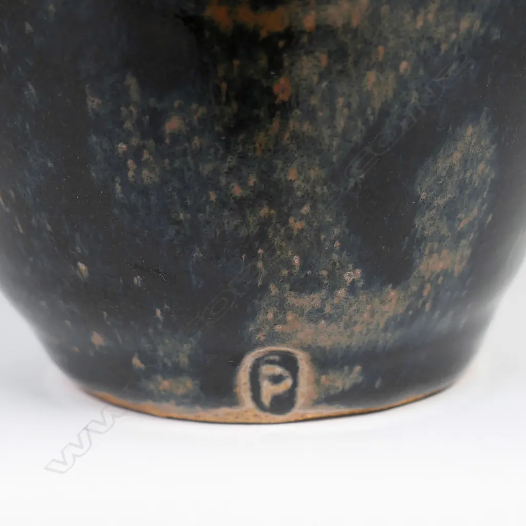 Peter Stichbury coffee pot, Tenmoku glaze. H.225mm. Image 1++