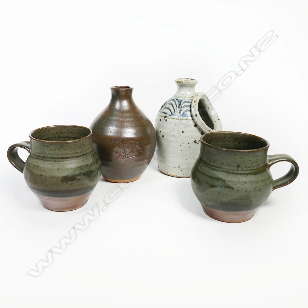 4 pottery pcs: 2 Stichbury mugs + Adrian Cotter small bottle + Warwick Lidgard salt pig. Image 1++