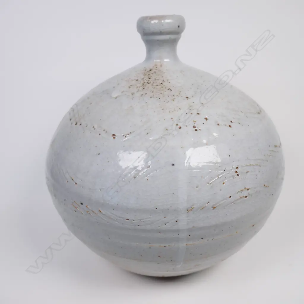 Warren Tippett spherical vase Image 1++