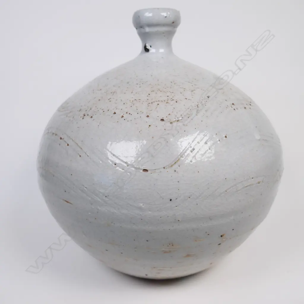 Warren Tippett spherical vase Image 1++