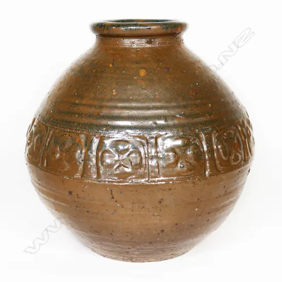 Warren Tippett large floor vase, tenmoku glaze w band of impressed design around middle, made in coromandel, stamped. H.