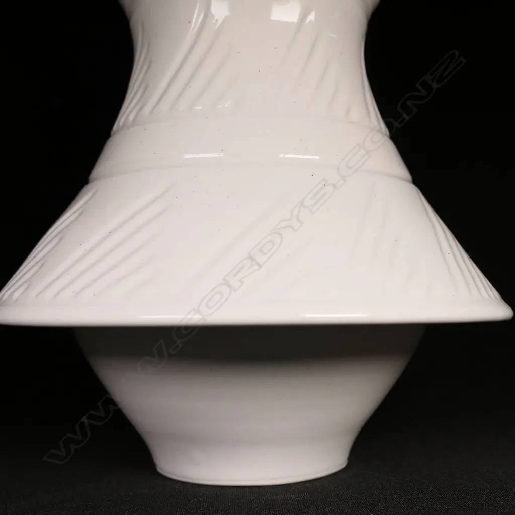 Anneke Borren tall white 'Whirling Dervish' porcelain vase w chevron grooving. H.300mm Image 1++