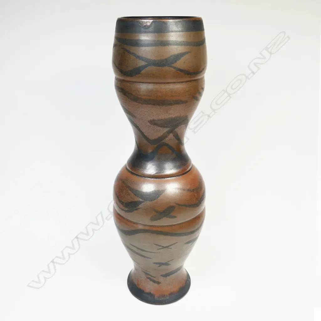 Anneke Borren tall lustre vase Image 1++