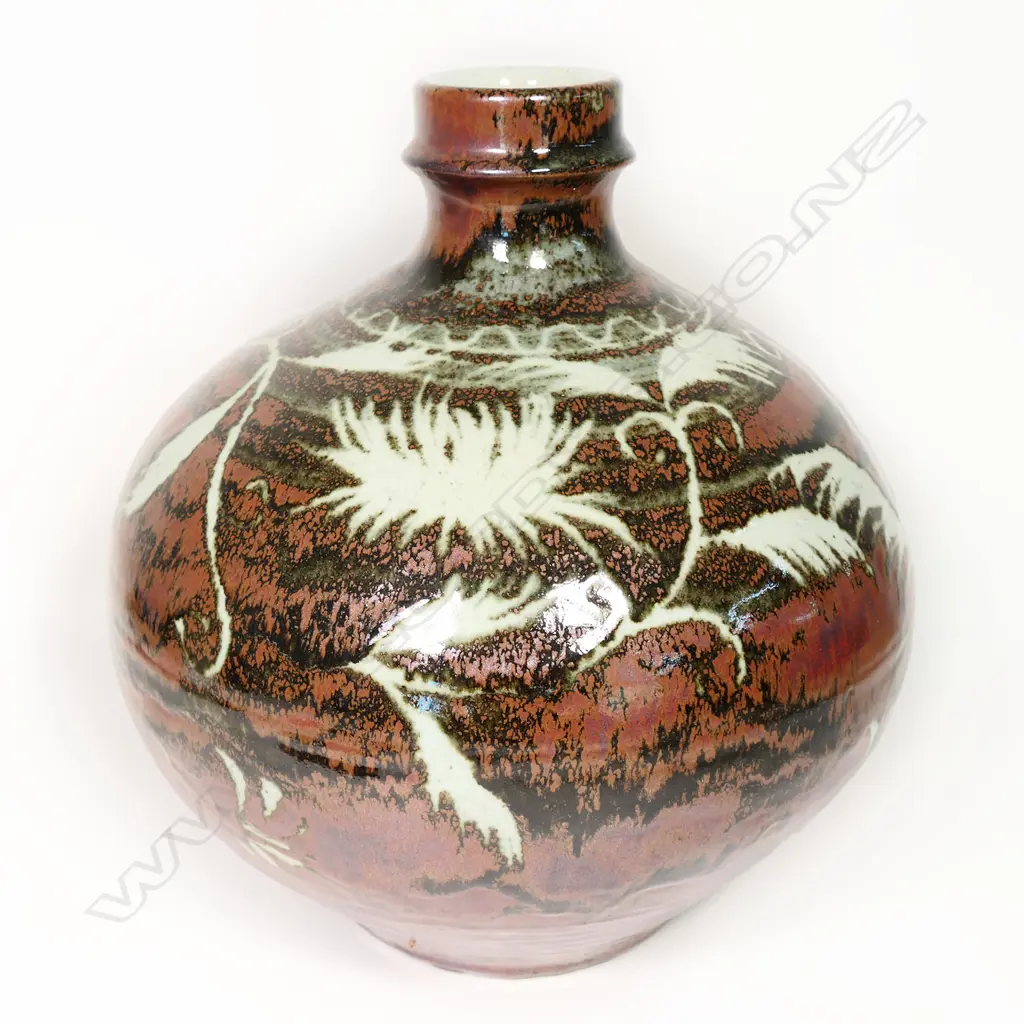 Nicholas Brandon very large ovid shaped 1970s floor pot. Brown tones with fern design. H.450mm. Image 1++
