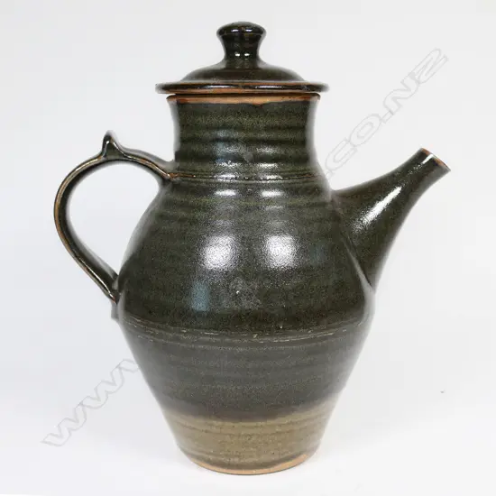 Peter Stichbury large coffee pot. H.230mm
