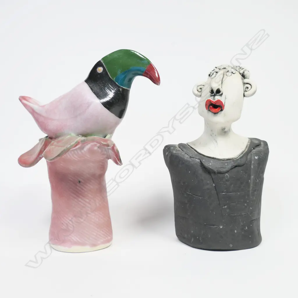 Cheryl Oliver figural ceramic w red lip glaze Image 1++