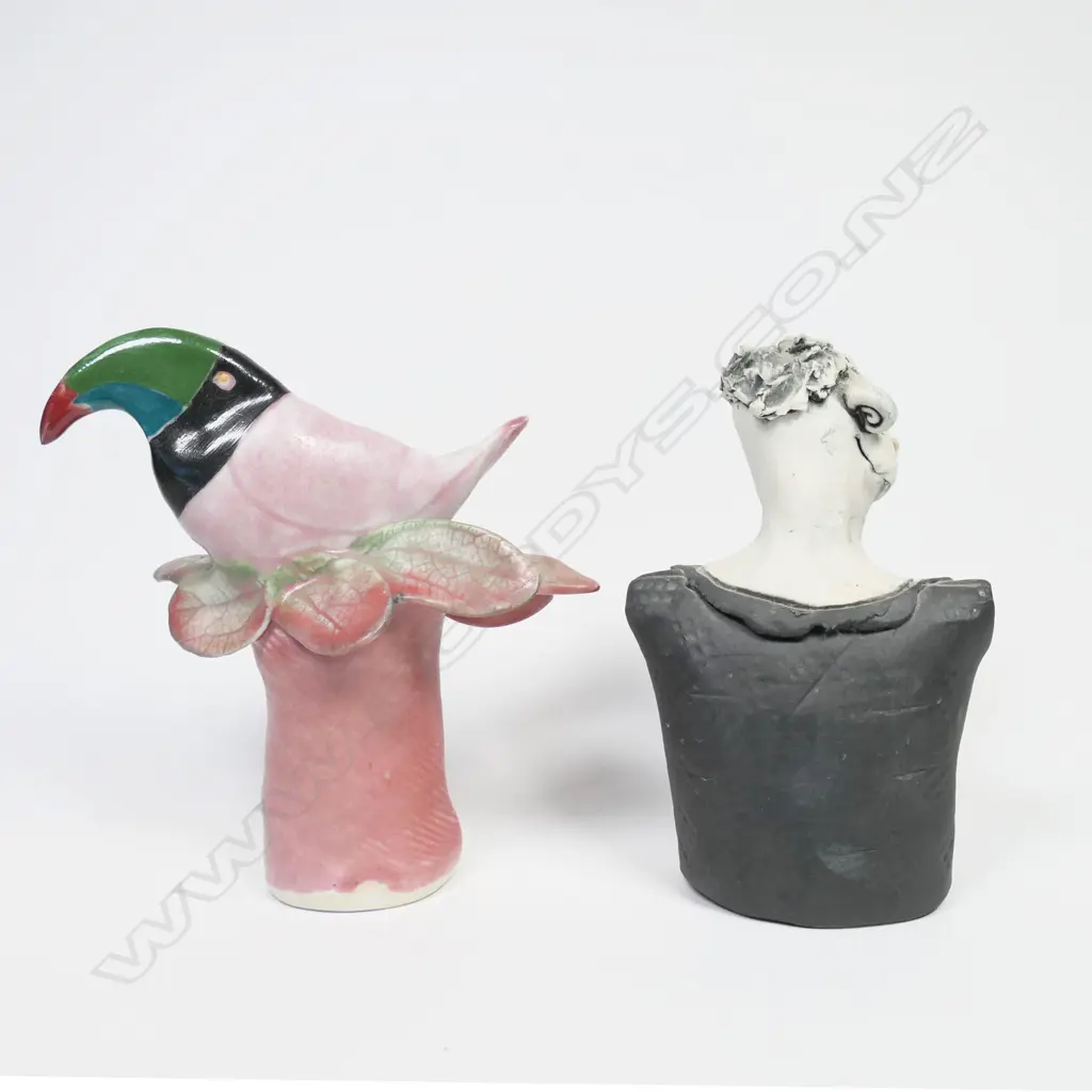 Cheryl Oliver figural ceramic w red lip glaze Image 1++
