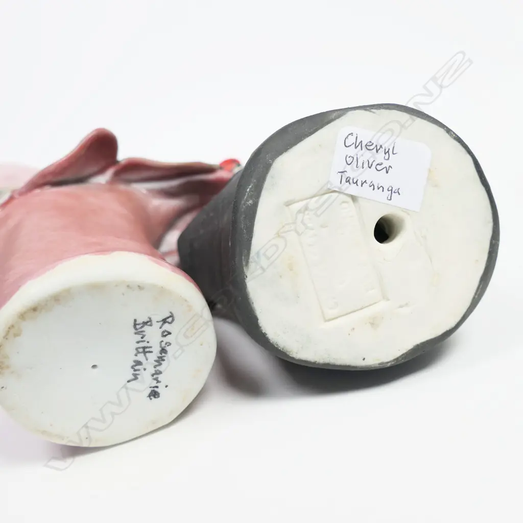 Cheryl Oliver figural ceramic w red lip glaze Image 1++