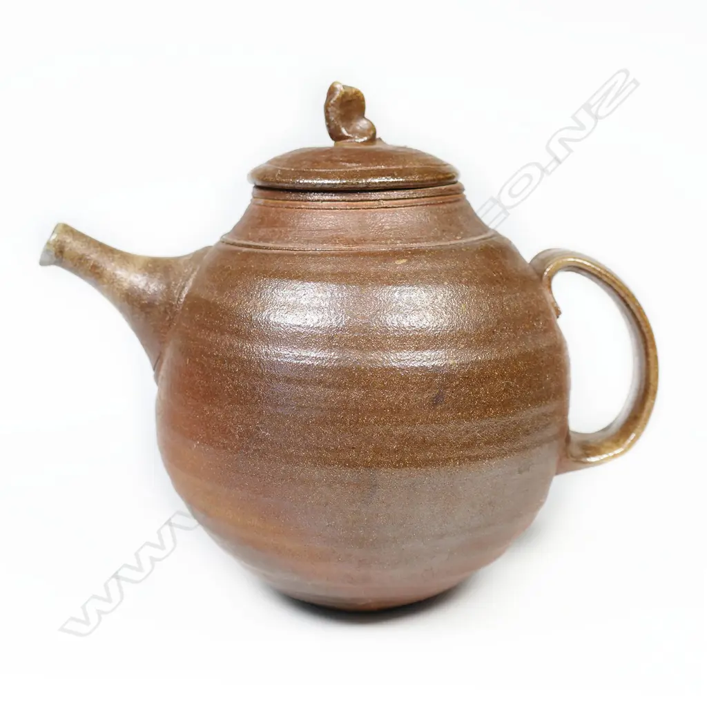 (P64) Bryce Stevens pottery tea pot w impressed stroke down side. H190mm. Image 1++