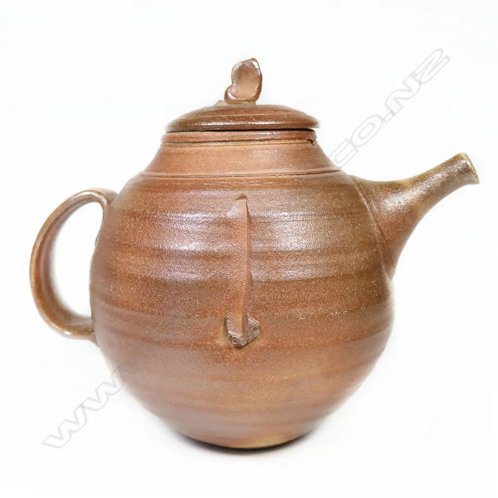 (P64) Bryce Stevens pottery tea pot w impressed stroke down side. H190mm. Image 1++