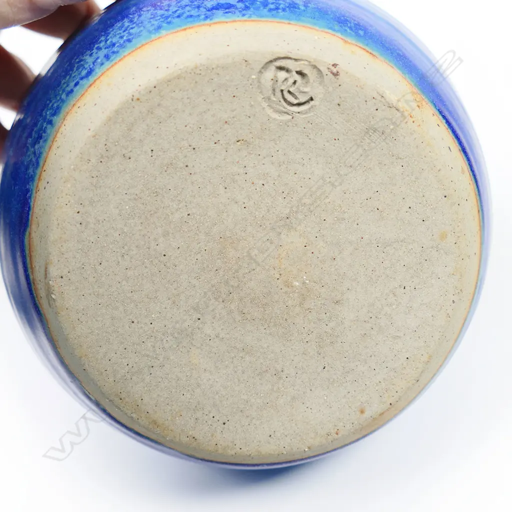 Richard Cadness barium blue short neck spherical vase. H.170mm Image 1++