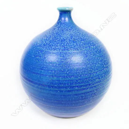 Richard Cadness barium blue short neck spherical vase. H.170mm