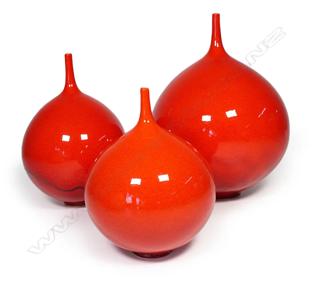 Three Peter Collis pottery orb vases, Image 1++