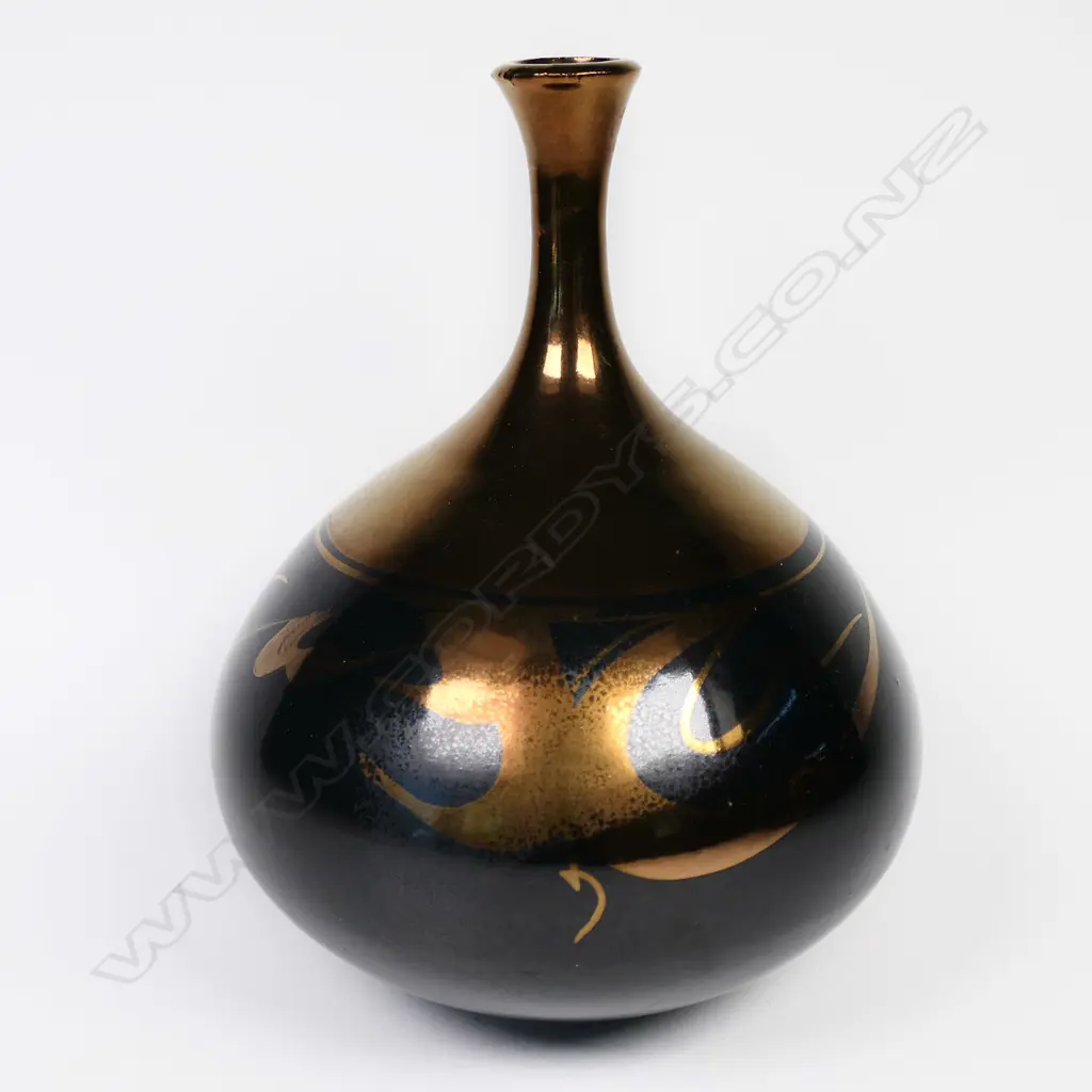 Peter Collis dark gold lustre & brush decorated specimen vase H.155mm. Image 1++
