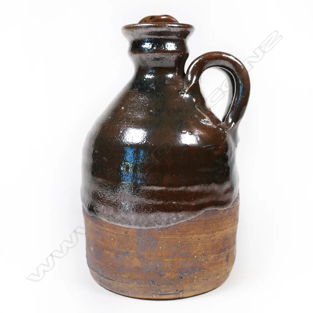 Ian Smail small stoppered flagon Image 1++
