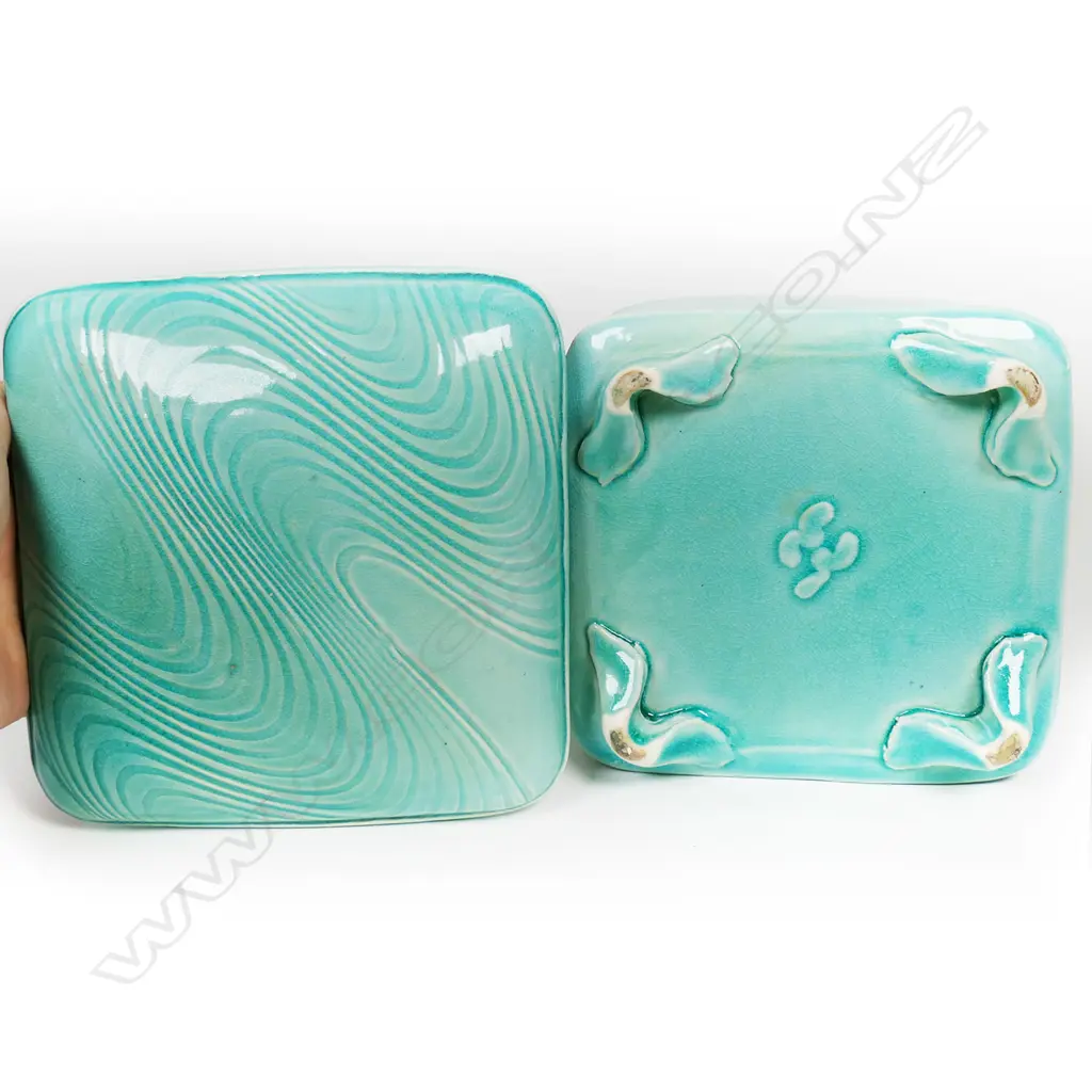 Merilyn Wiseman pale green glazed lidded Box. Maker's mark to base. H.100mm. Image 1++