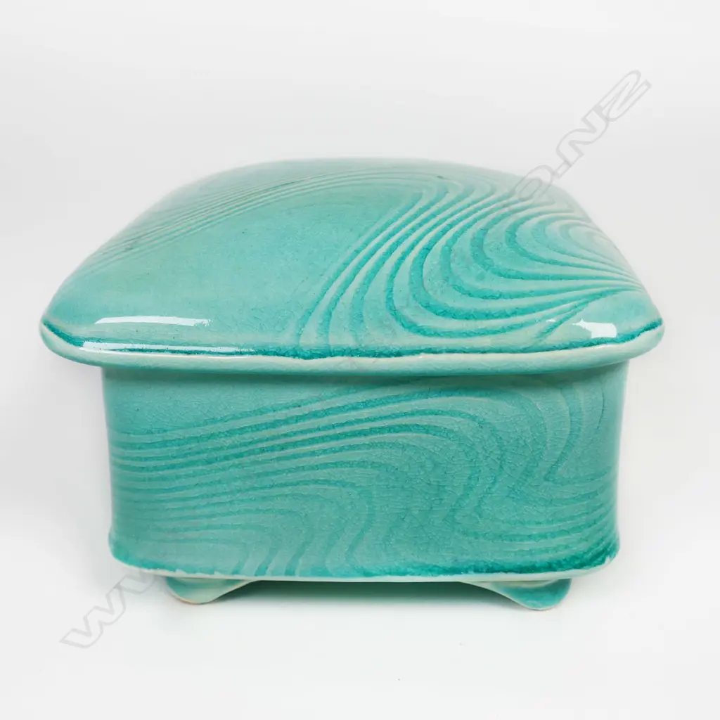 Merilyn Wiseman pale green glazed lidded Box. Maker's mark to base. H.100mm. Image 1++
