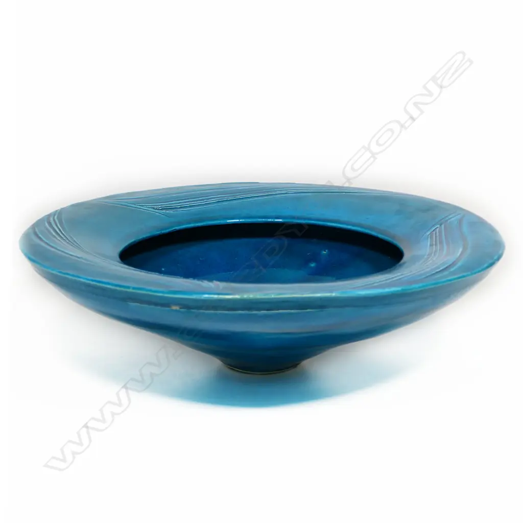 Merilyn Wiseman Large Blue Bowl With Wide Flanged Lip. The wide flange has a combed decoration under the glaze Image 1++