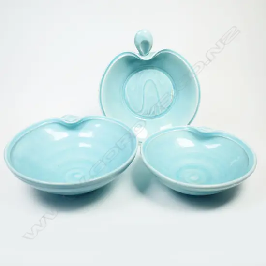 3 Merilyn Wiseman handled bowls, blue/green glaze, all have maker's mark to base. Dia largest 190mm