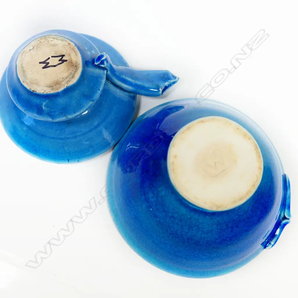 3 pcs Merilyn Wiseman, footed salt glazed vessel,1970's, L.190mm, blue glazed chamber stick & sml bowl w handle flourish Image 1++