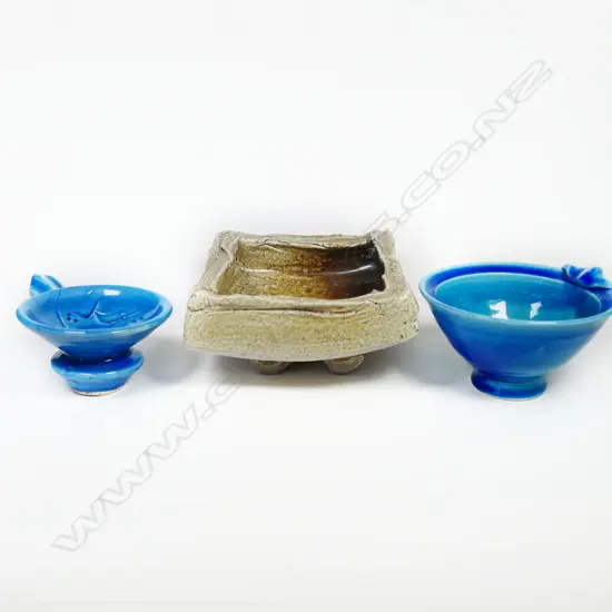 3 pcs Merilyn Wiseman, footed salt glazed vessel,1970's, L.190mm, blue glazed chamber stick & sml bowl w handle flourish