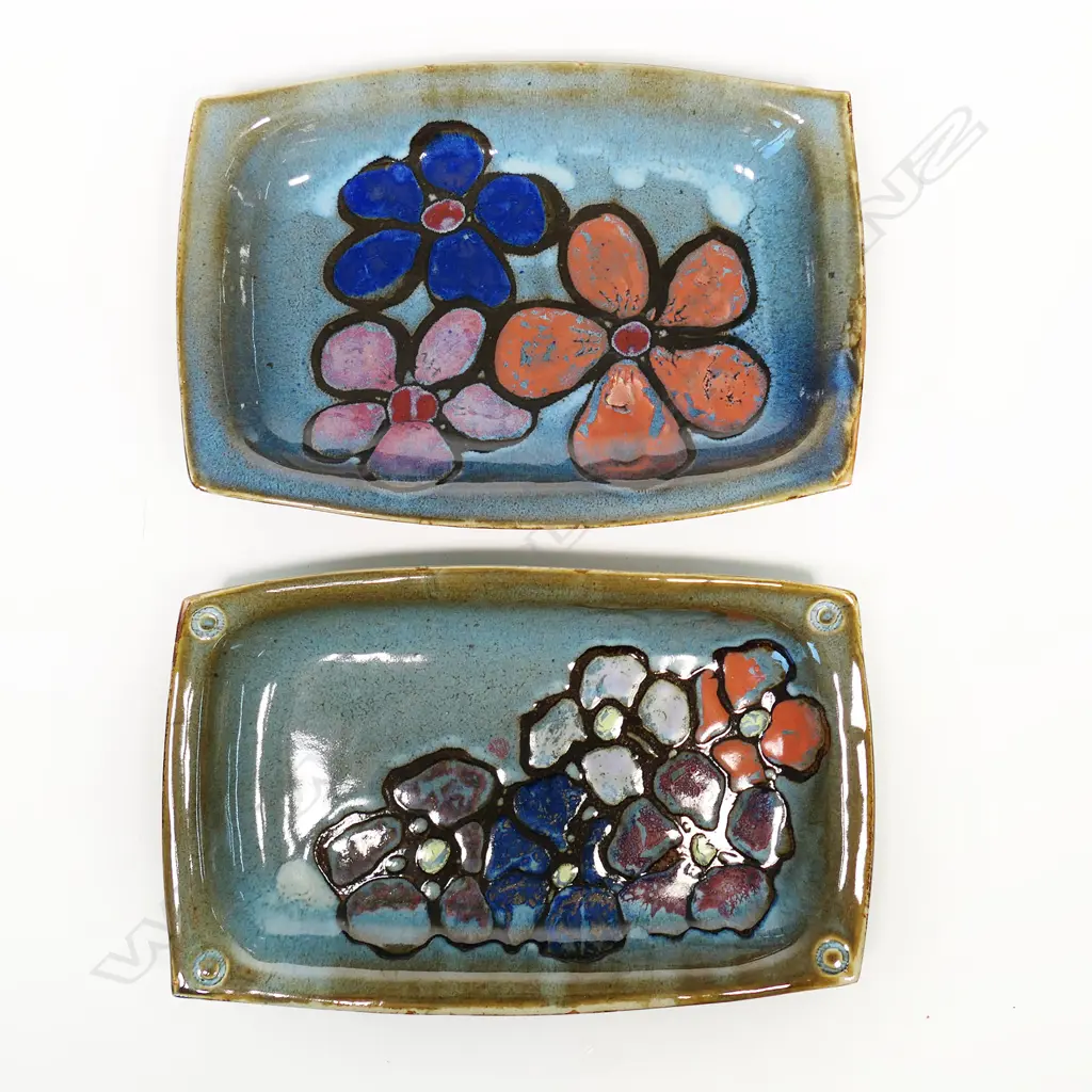 Two Ennis Oliver rectangular platters, various coloured central flowers. L.360mm Image 1++