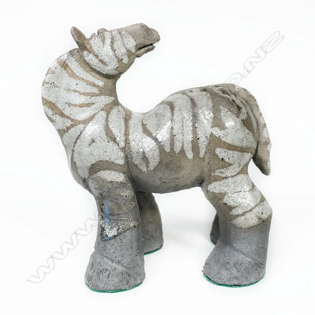 (P65) Fiona Tunnicliff pottery horse. H 170mm. Image 1++