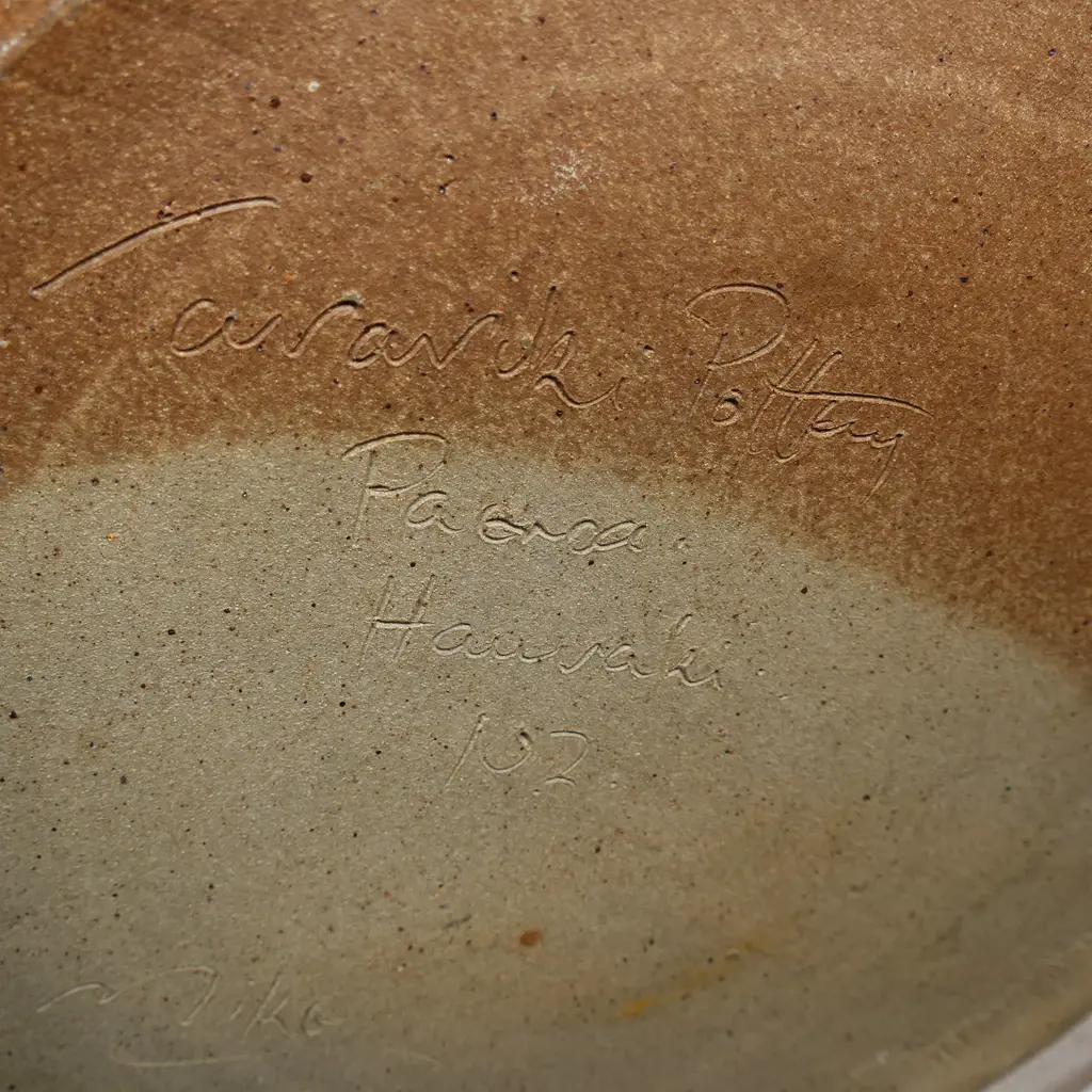 Mike O'Donnell exceptionally large circular platter with leaf detail. D.470mm. Image 1++