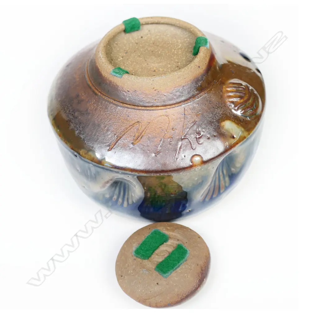 Mike O'Donnell pottery vessel w band of impressed shell motif Image 1++