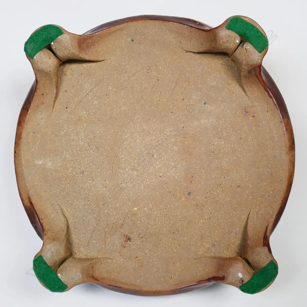 (F9-A) Mike O'Donnell pottery lidded vessel. H 130mm. Impressed mark to the base Image 1++