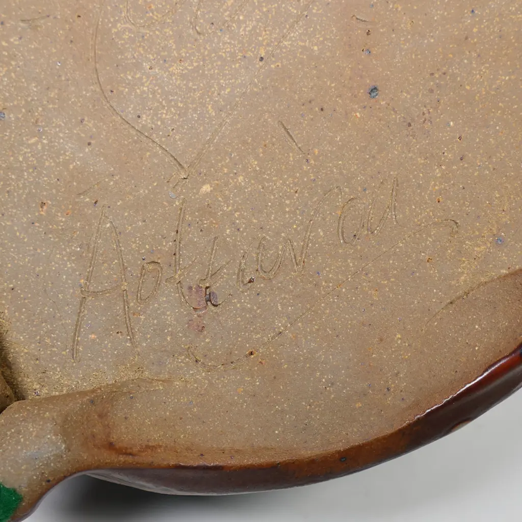 (F9-A) Mike O'Donnell pottery lidded vessel. H 130mm. Impressed mark to the base Image 1++