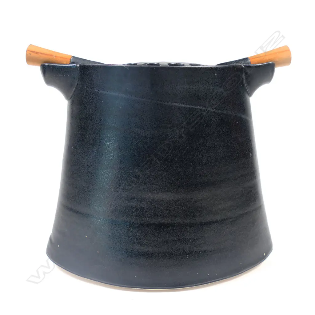 Chris Weaver black glazed porcelain lidded potpourri/vase from his 'Iron' series. H.150mm Image 1++