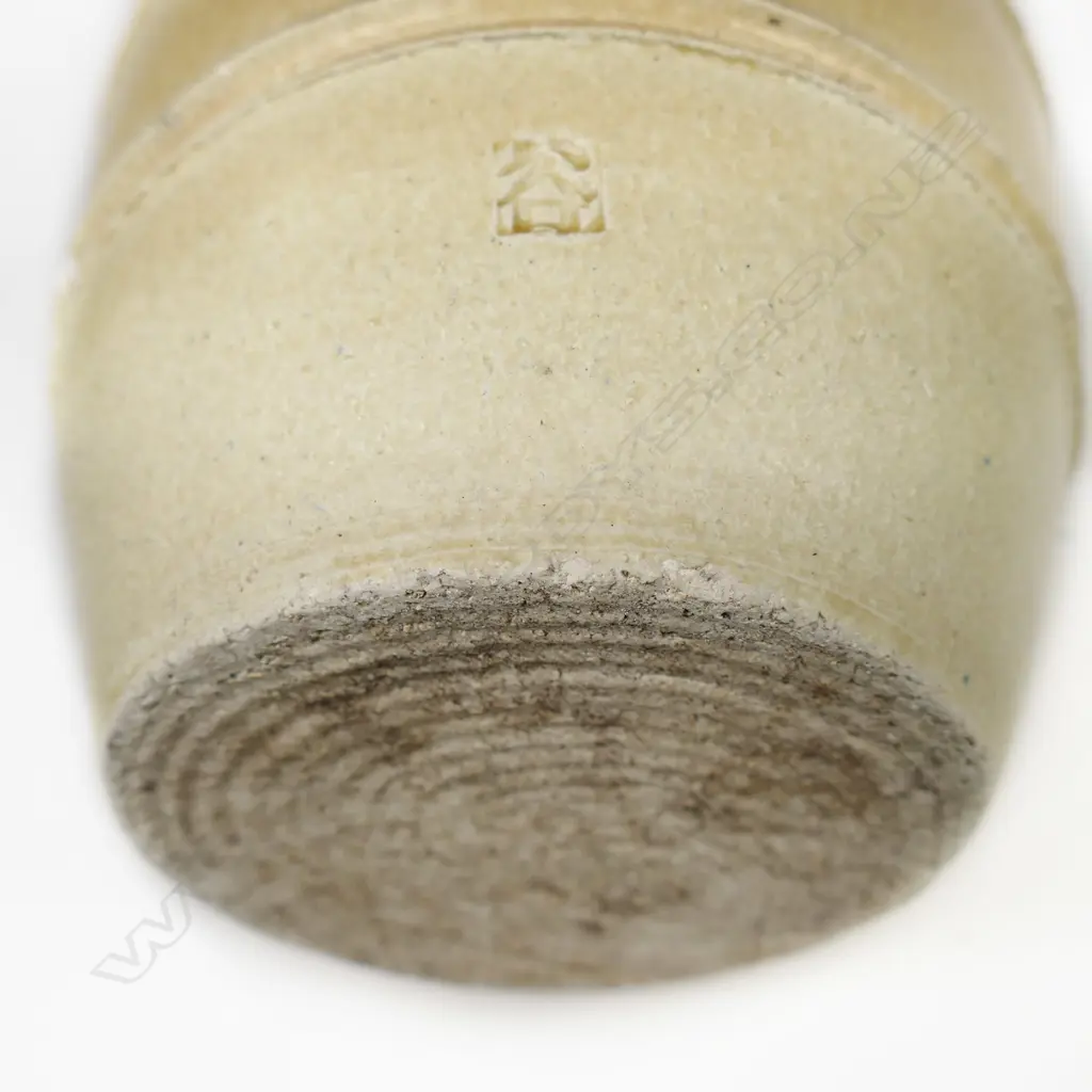 Helen Yau vase large urn form vase, glazed with decorative handles and incised rings around body. Incised maker's mark. H.25mm. Image 1++