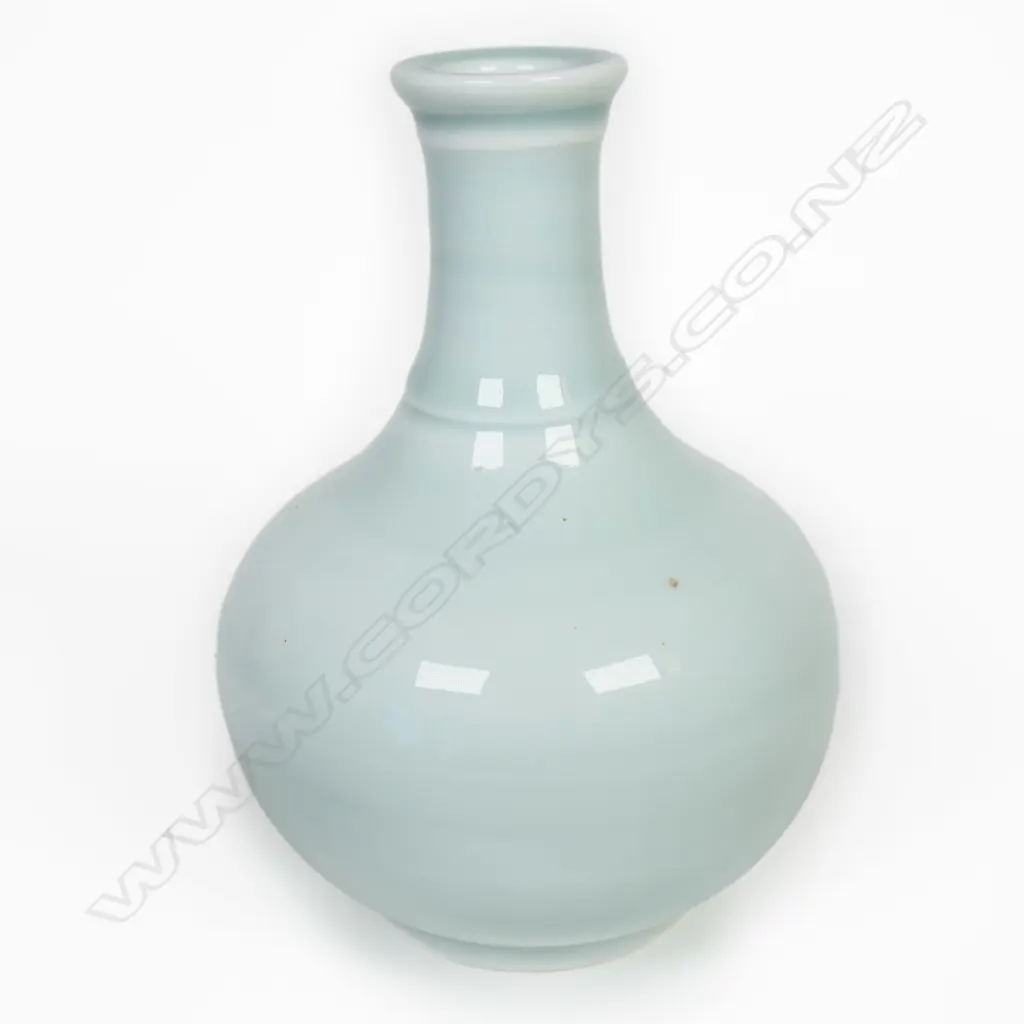 Steve Aitken porcelain celadon glaze vase mask to shoulder. H.148mm. Image 1++