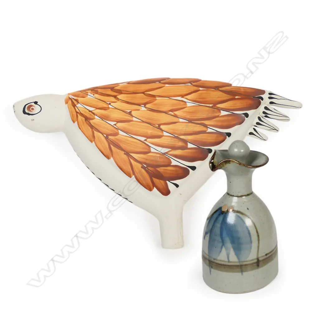 2 Royce McGlashan pottery pcs: Lidded oil bottle + ceramic stylised bird. L.330mm. Image 1++