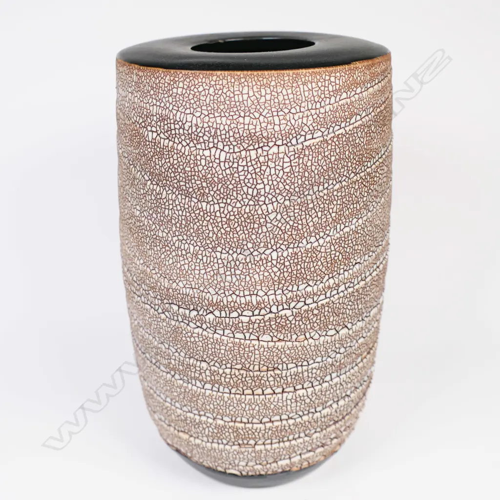 Peter Shearer cylinder vase incised banding with pale speckled glaze. H.175mm. Image 1++