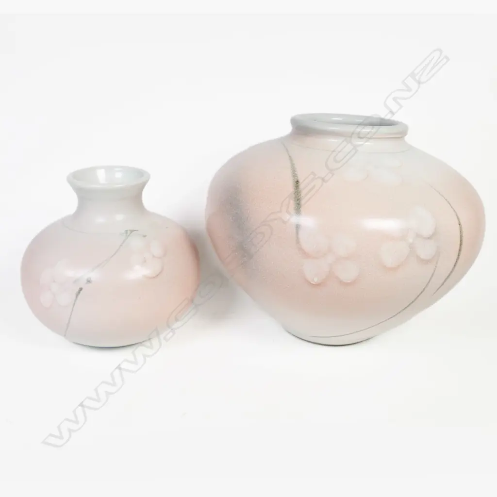 2 Peter Shearer squat vases pink blush florals. H.165mm & 120mm. Image 1++
